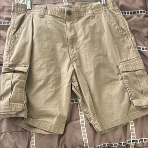 Wrangler Tan Cargo Shorts with Relaxed Fit